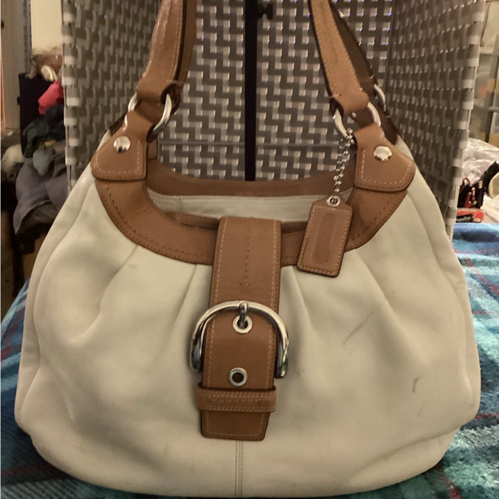 Coach Soho Lynn Hobo Buckle Bag  D1069-F15075
